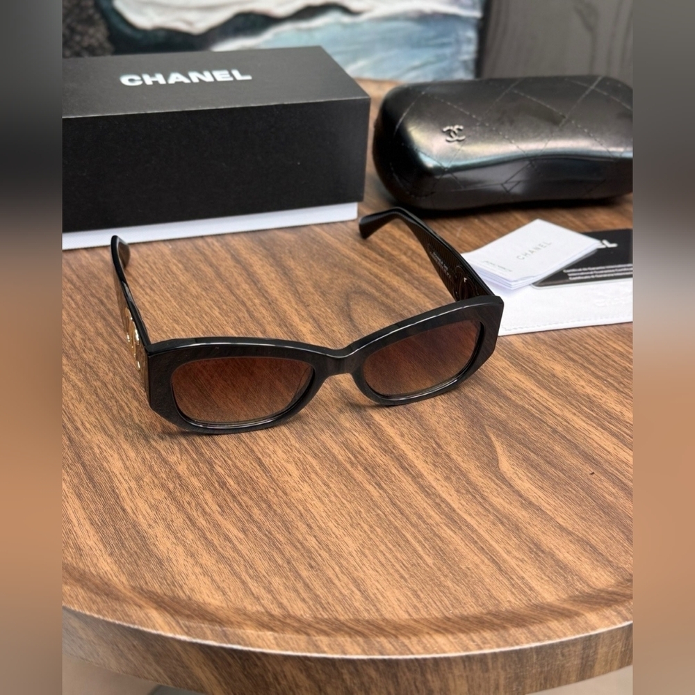 CHANEL SUNGLASSES - Picture 5 of 9